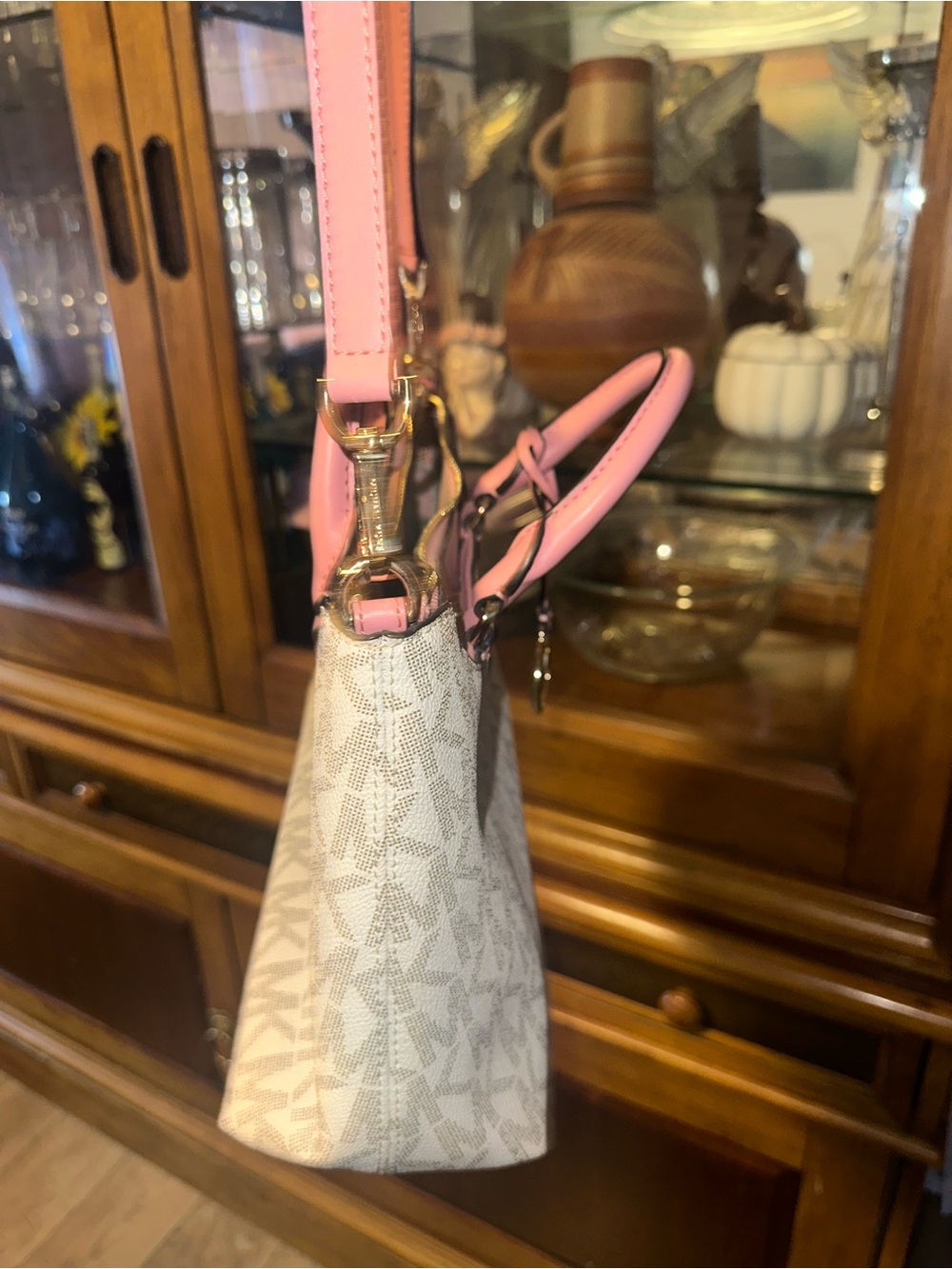 Michael Kors Pink and Vanilla Logo Satchel with Gold Hardware - Picture 2 of 7